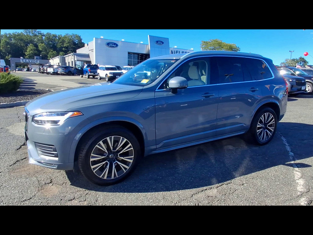 Used 2022 Volvo XC90 T6 Momentum w/ Climate Package AWD/4WD image 4