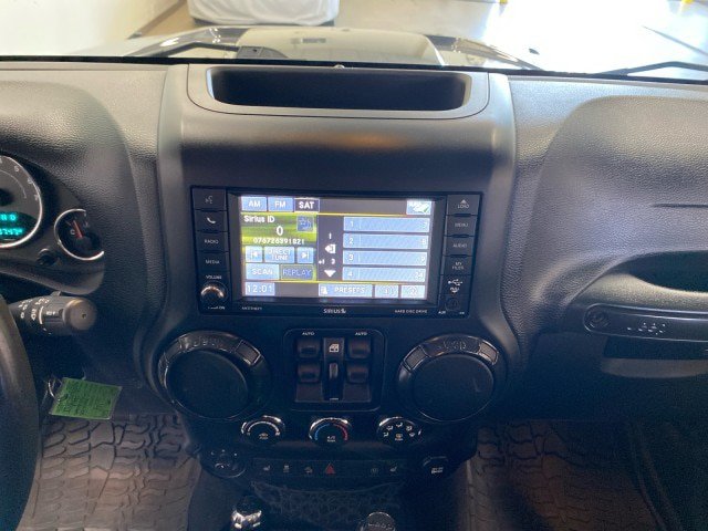 Used 2017 Jeep Wrangler Unlimited Sahara AWD/4WD image 19