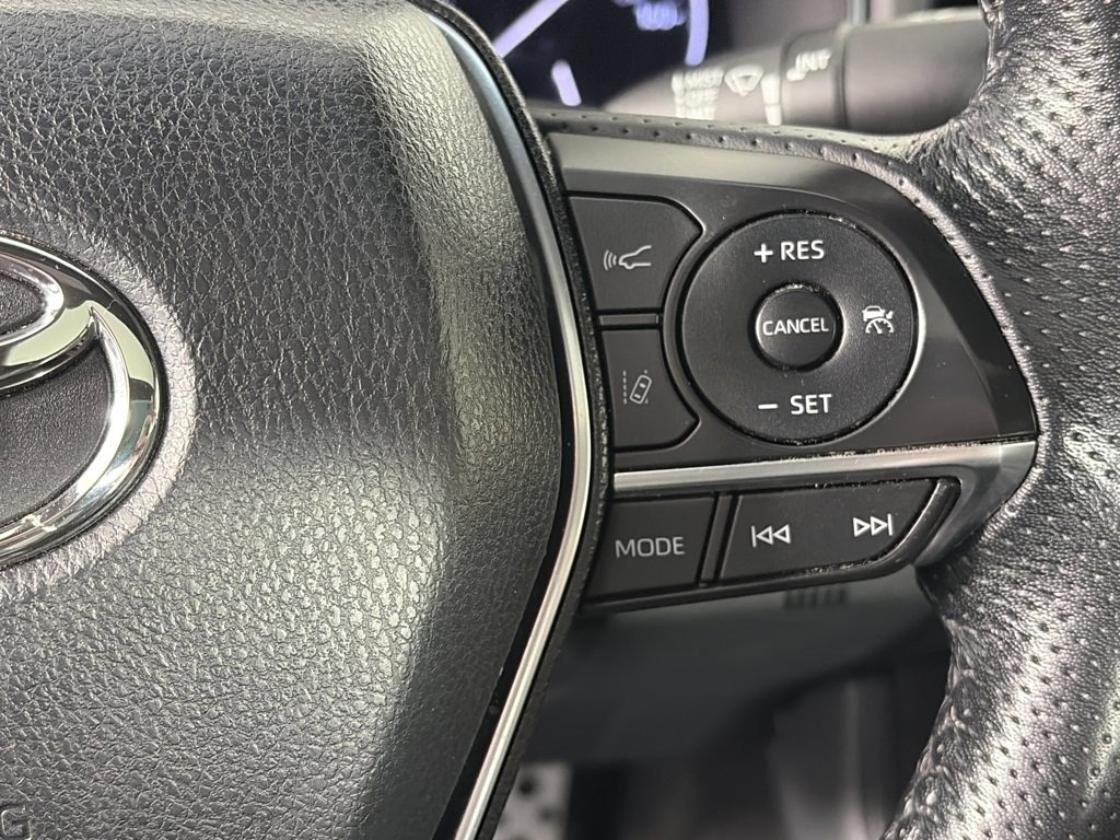 Used 2019 Toyota Avalon XSE image 18