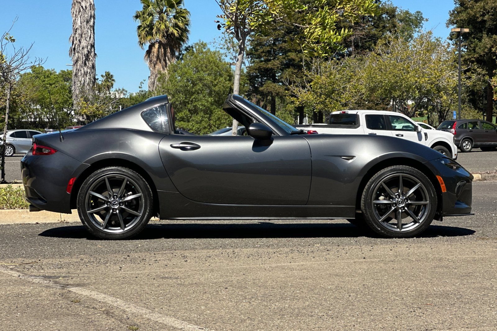 Used 2017 MAZDA MX-5 Miata RF Grand Touring RWD image 2