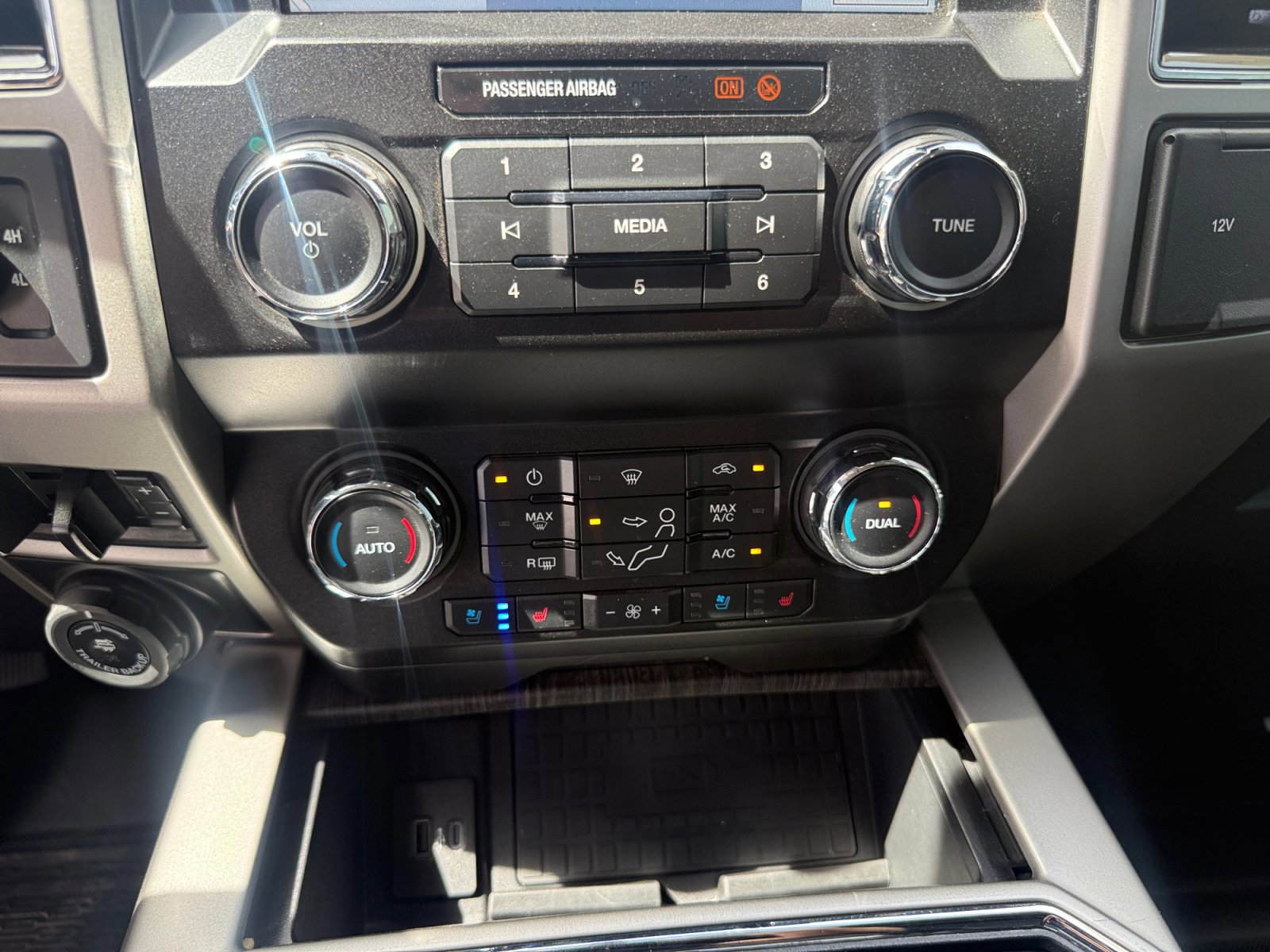 Certified 2021 Ford F450 Lariat w/ Lariat Ultimate Package image 25