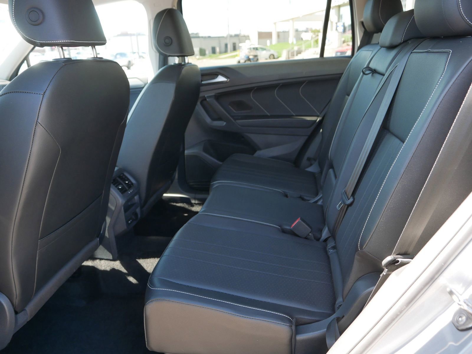 Used 2024 Volkswagen Tiguan SE AWD/4WD image 17
