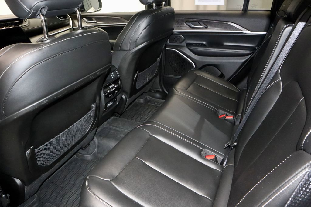Used 2025 Jeep Grand Cherokee Limited 4xe AWD/4WD image 22