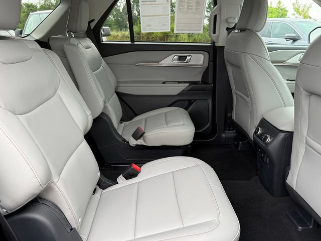 Certified 2025 Ford Explorer Active w/ Active Comfort Package AWD/4WD image 23