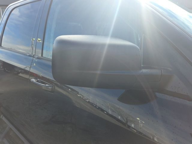 Used 2021 RAM 1500 Classic SLT image 9