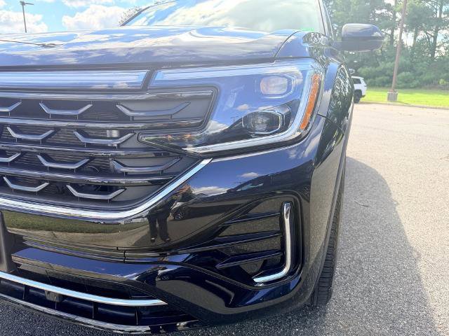 Used 2025 Volkswagen Atlas Cross Sport SEL Premium R-Line image 26