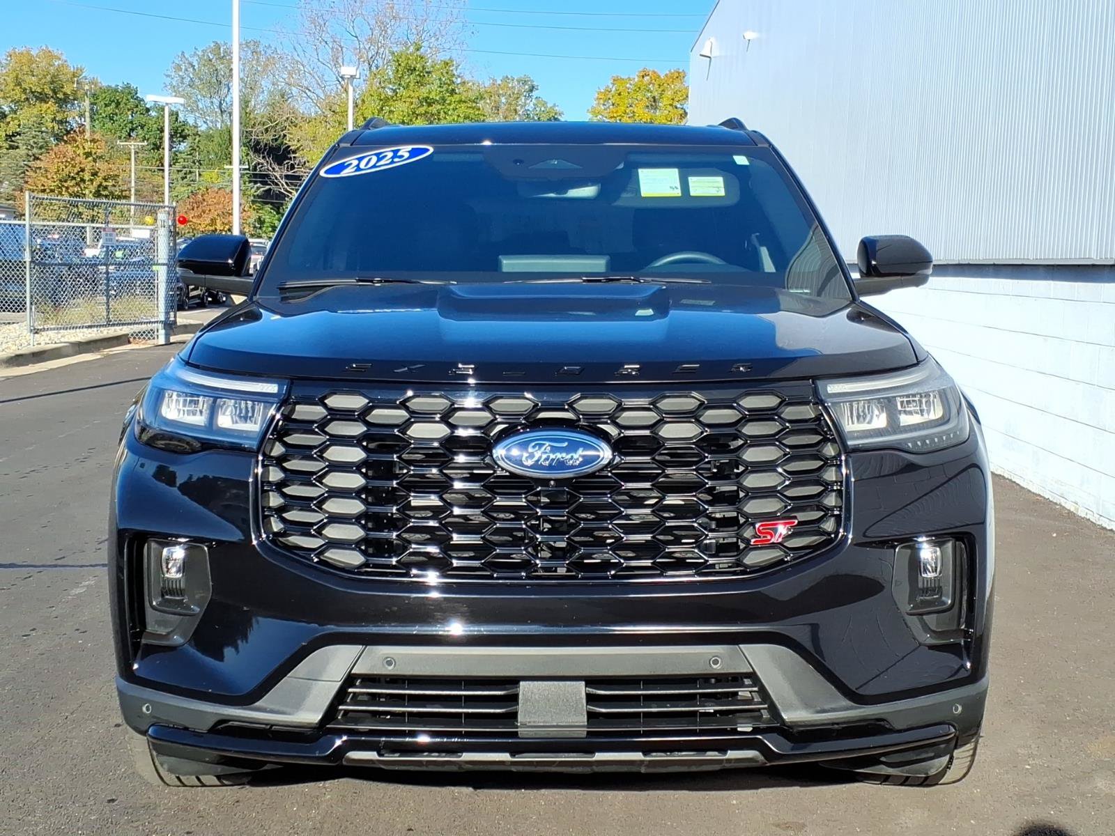 Certified 2025 Ford Explorer ST AWD/4WD image 2