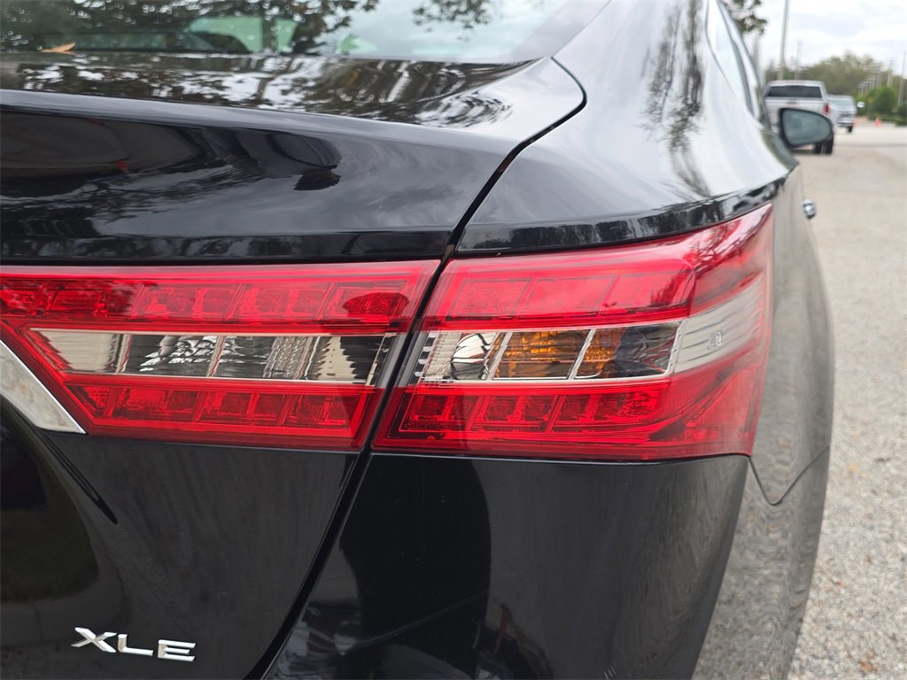 Used 2018 Toyota Avalon XLE image 7