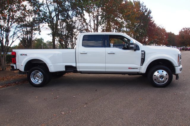Certified 2025 Ford F450 Platinum w/ Platinum Plus Package image 9