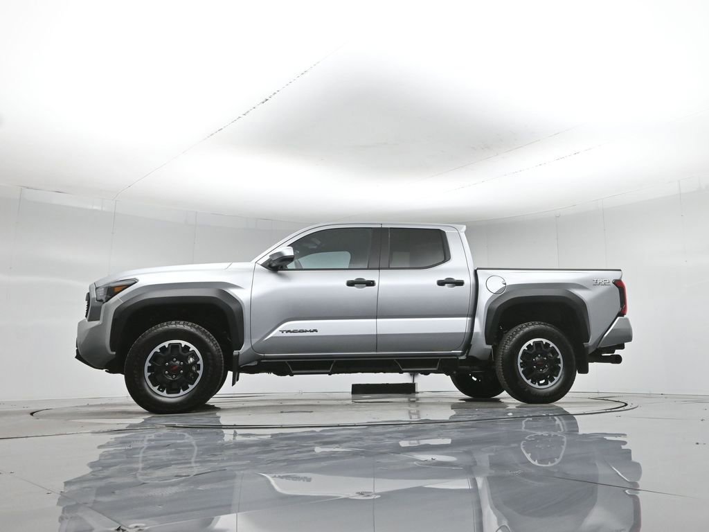 Used 2025 Toyota Tacoma TRD Off-Road image 23