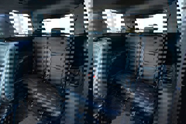 Used 2021 GMC Acadia SLT w/ Preferred Package image 9