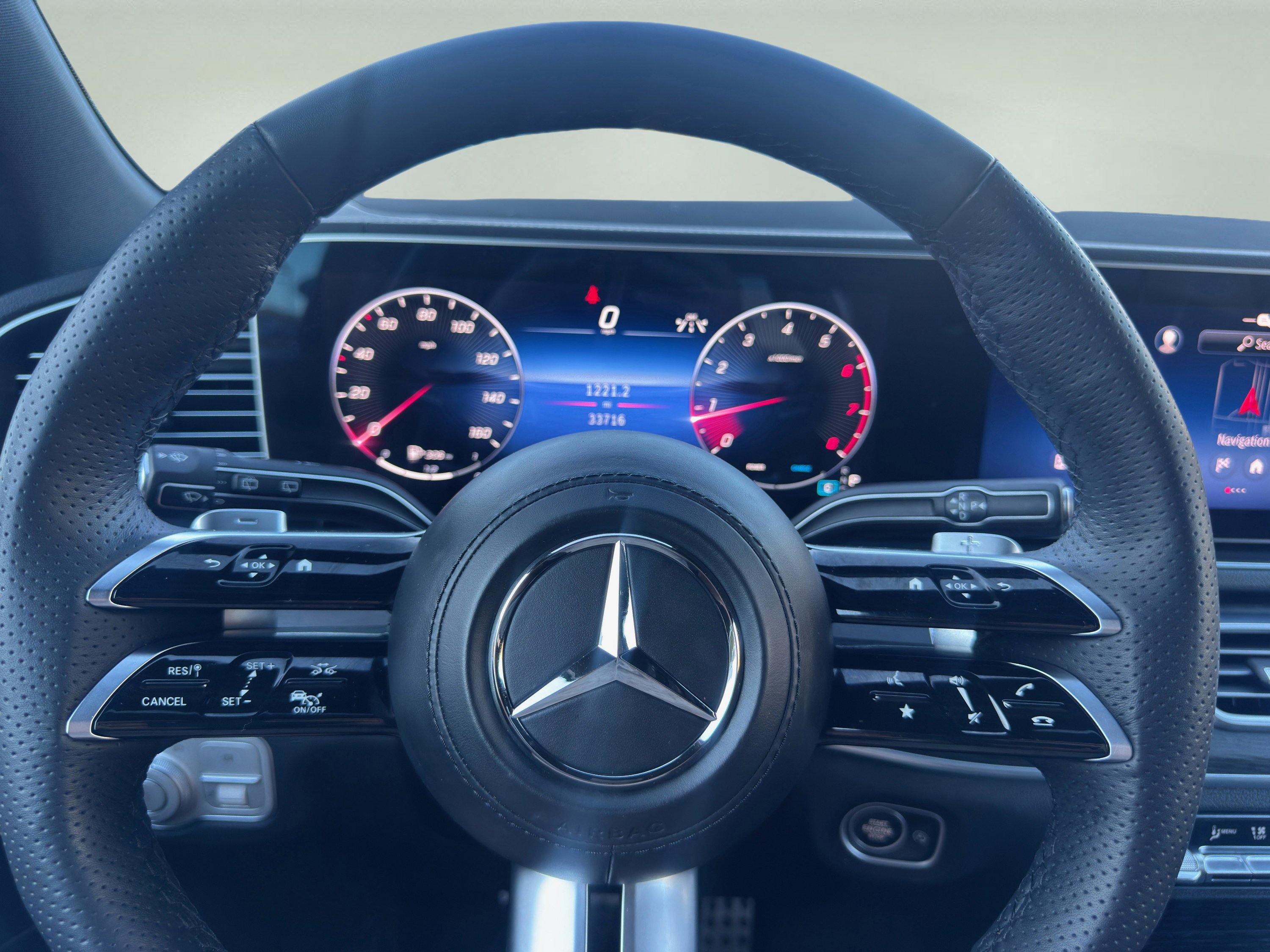 Used 2024 Mercedes-Benz GLS 450 4MATIC image 8