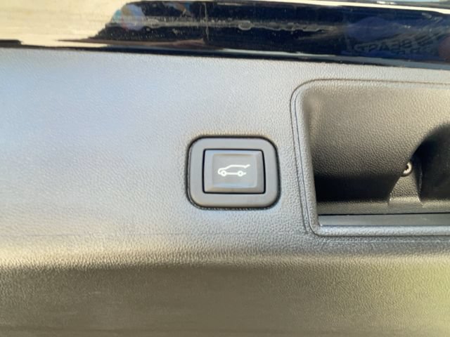 Used 2021 GMC Terrain SLT w/ Infotainment Package II AWD/4WD image 38