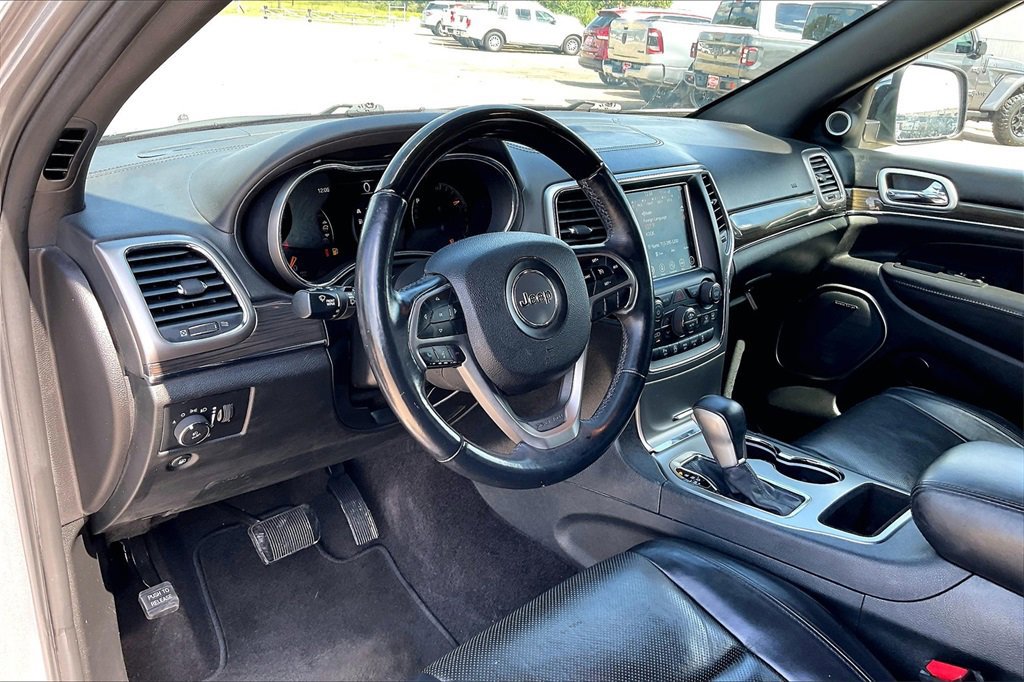 Used 2018 Jeep Grand Cherokee Overland image 14