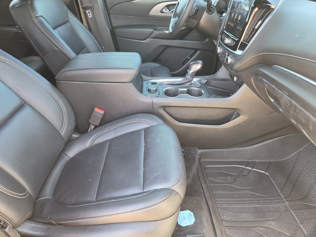 Used 2022 Chevrolet Traverse LT FWD image 13
