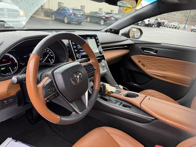 Used 2020 Toyota Avalon Limited image 10