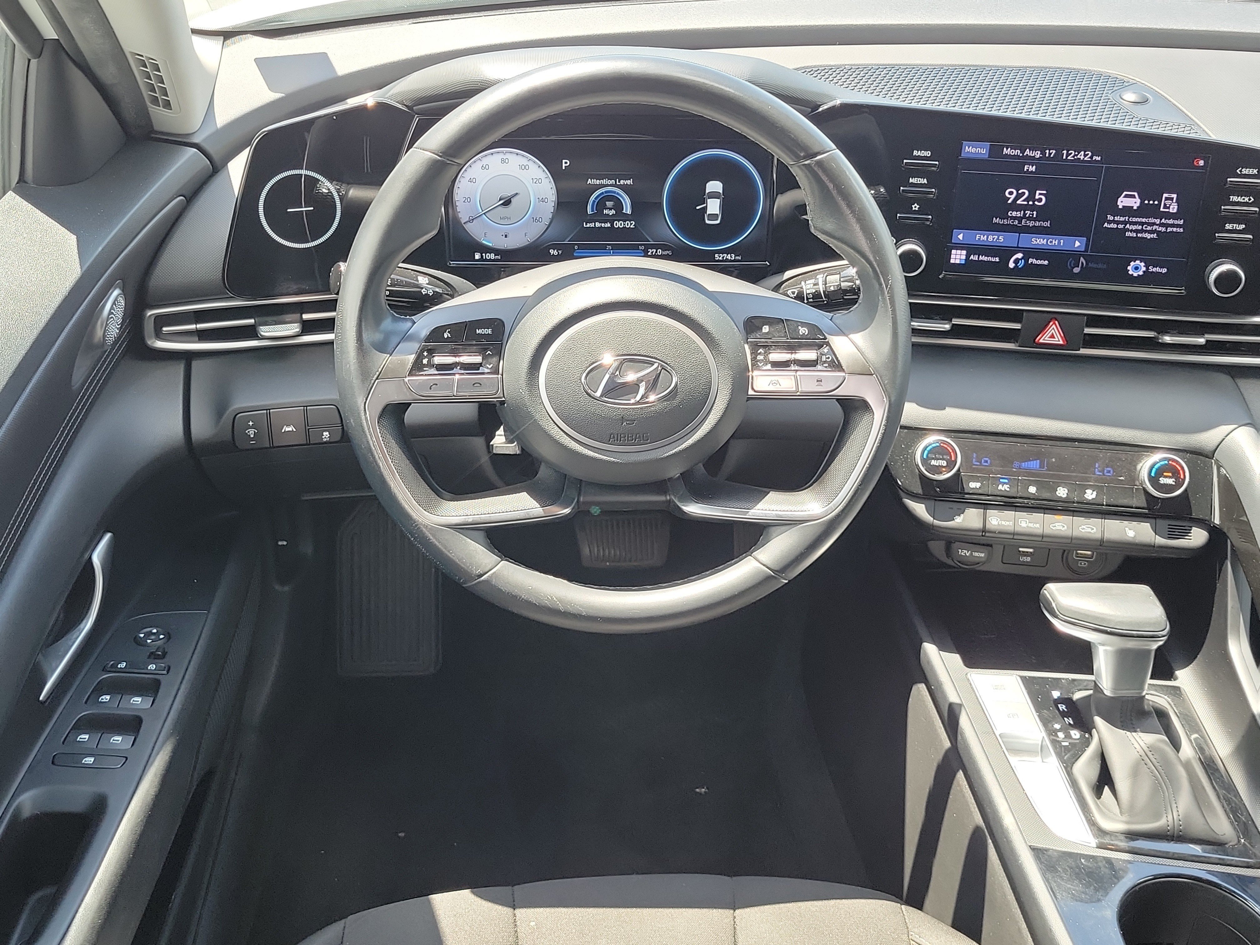 Used 2022 Hyundai Elantra SEL w/ Convenience Package FWD image 16