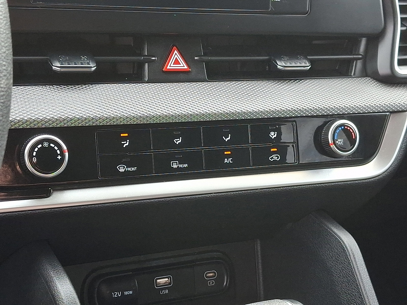 Used 2024 Kia Sportage LX image 16