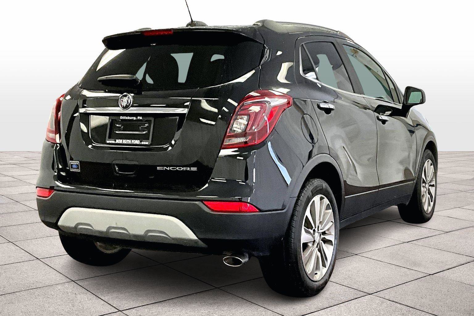 Used 2020 Buick Encore Preferred image 3