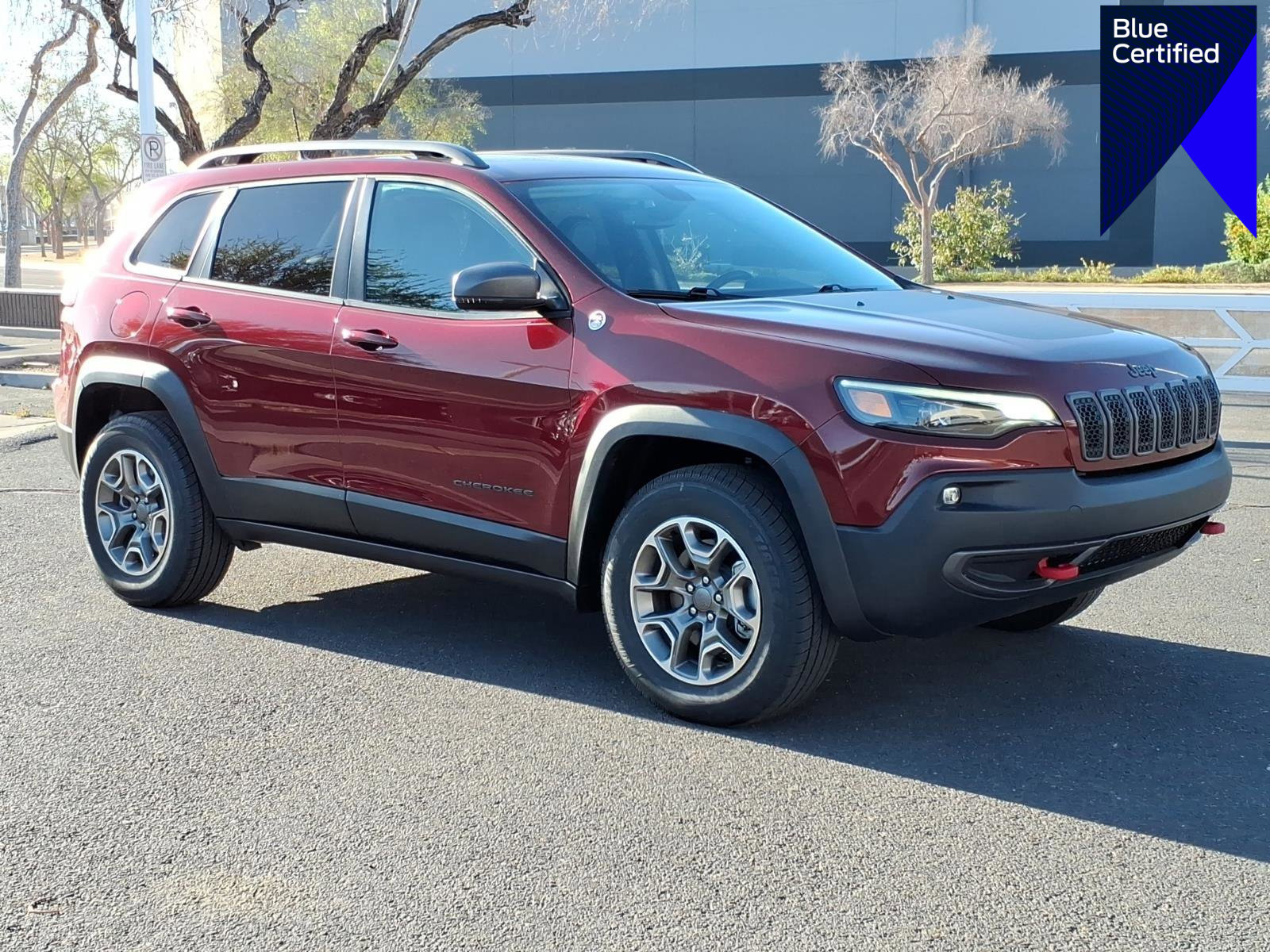 Used 2020 Jeep Cherokee Trailhawk w/ Comfort/Convenience Group image 1