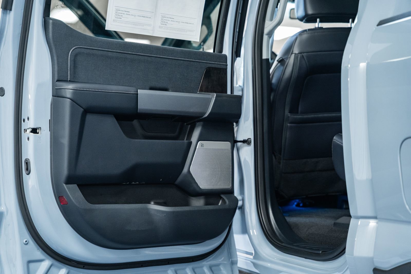 Certified 2025 Ford F250 Lariat w/ Black Appearance Package image 44