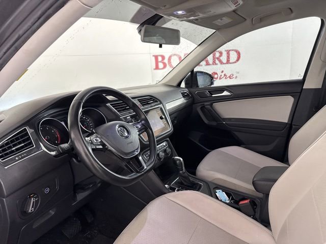 Used 2018 Volkswagen Tiguan SE w/ Panoramic Sunroof Package image 12