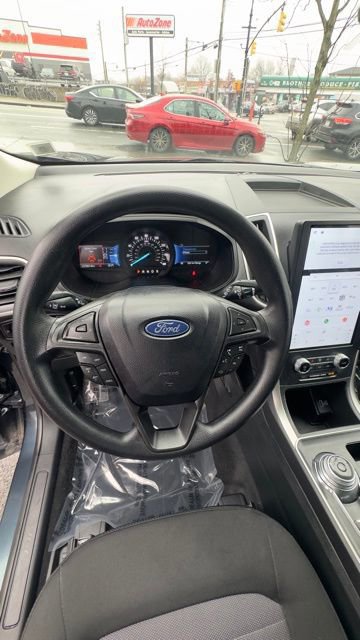 Certified 2024 Ford Edge SE image 13