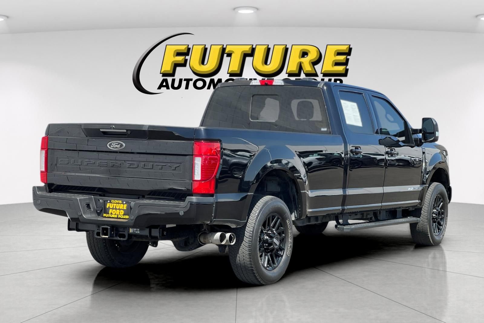 Certified 2022 Ford F250 Lariat w/ Black Appearance Package AWD/4WD image 3