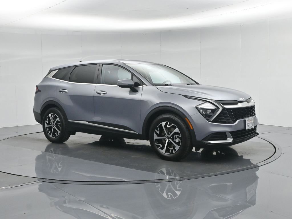 Used 2023 Kia Sportage EX image 3