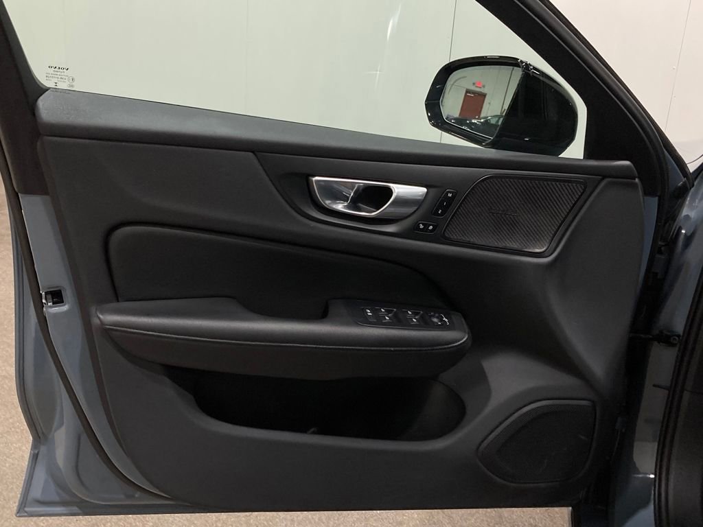 Used 2024 Volvo S60 B5 Plus image 22
