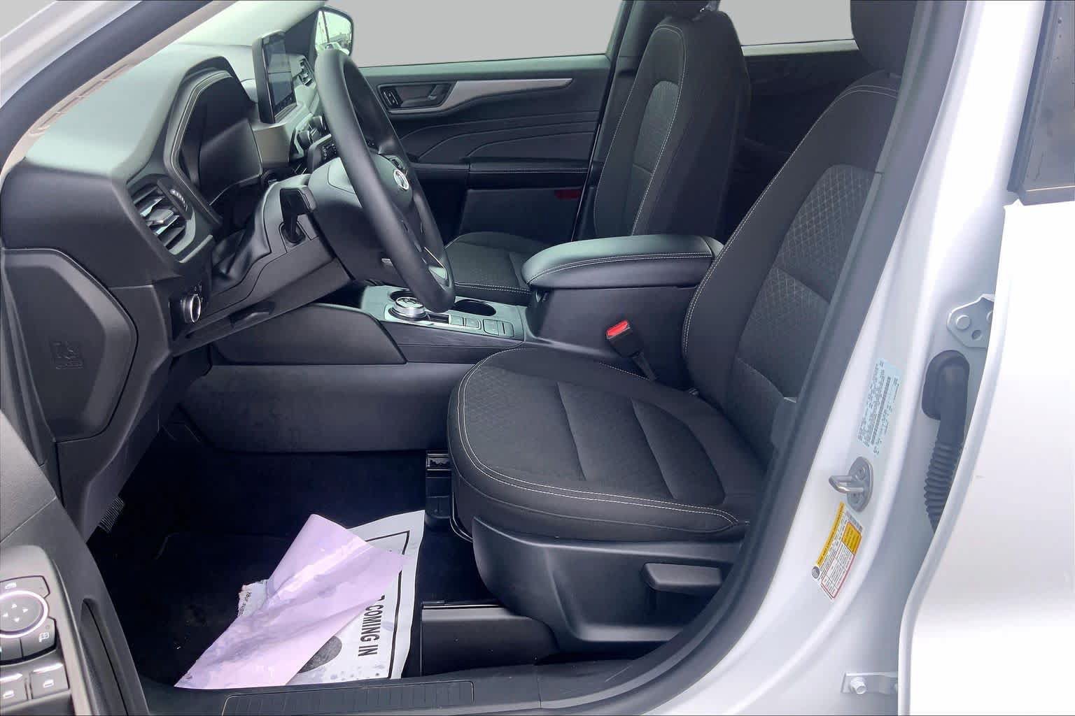 Certified 2025 Ford Escape Active FWD image 8