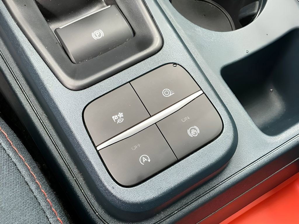 Certified 2022 Ford Maverick XLT w/ Equipment Group 300A Standard AWD/4WD image 17