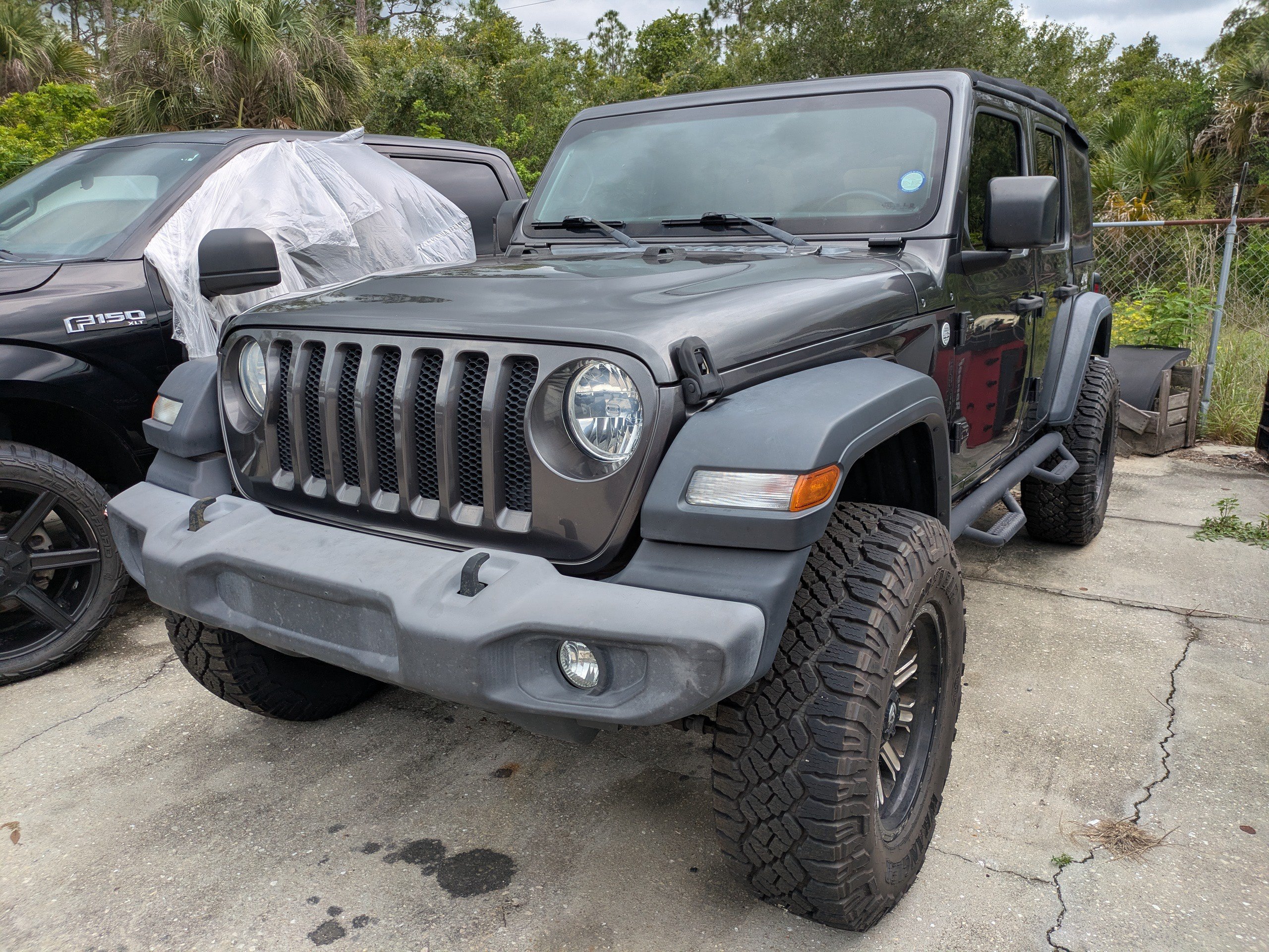 Used 2018 Jeep Wrangler Unlimited Sport S AWD/4WD image 4