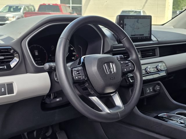 Used 2025 Honda Pilot Touring image 25