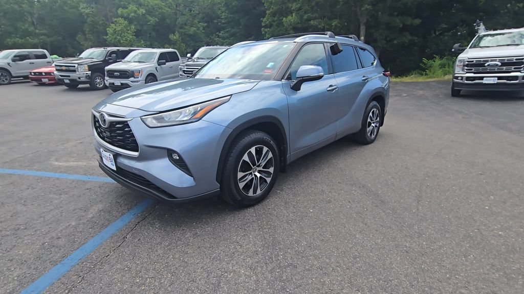 Used 2020 Toyota Highlander XLE AWD/4WD image 15