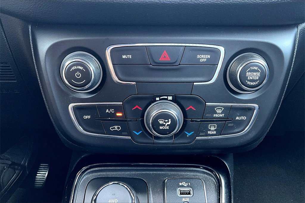 Used 2019 Jeep Compass Limited image 31