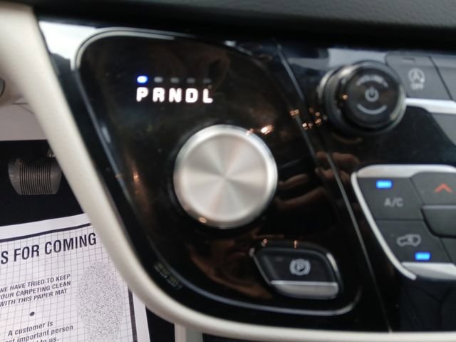 Used 2024 Chrysler Pacifica Touring-L FWD image 19