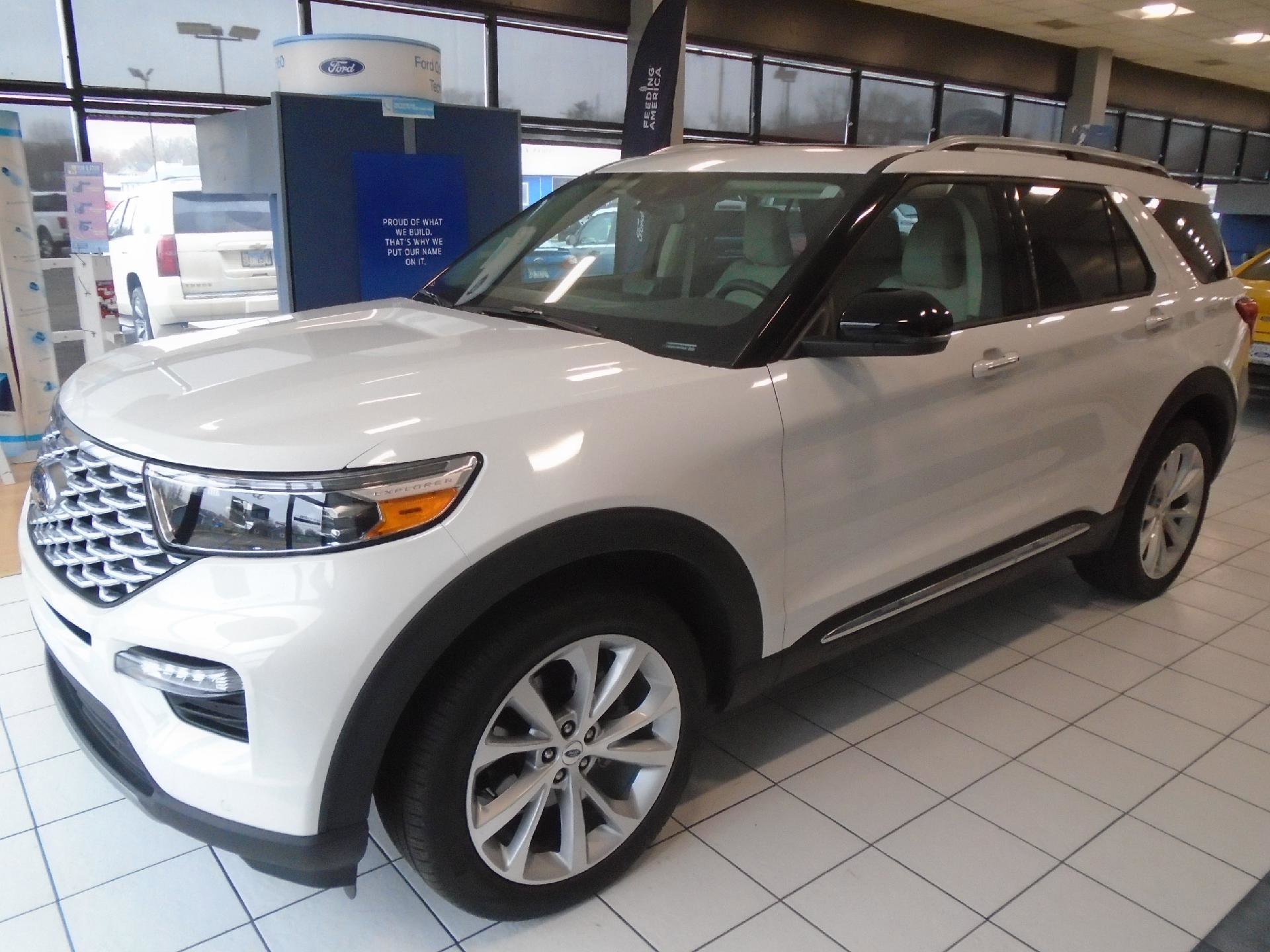 Certified 2023 Ford Explorer Platinum w/ Technology Package AWD/4WD image 2