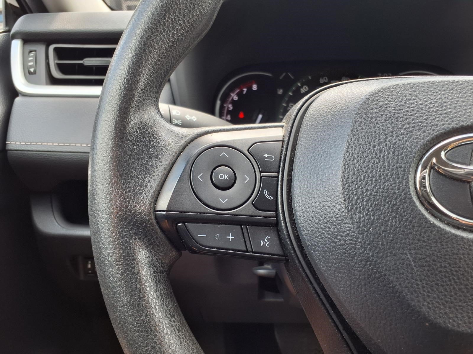 Used 2024 Toyota RAV4 XLE FWD image 23