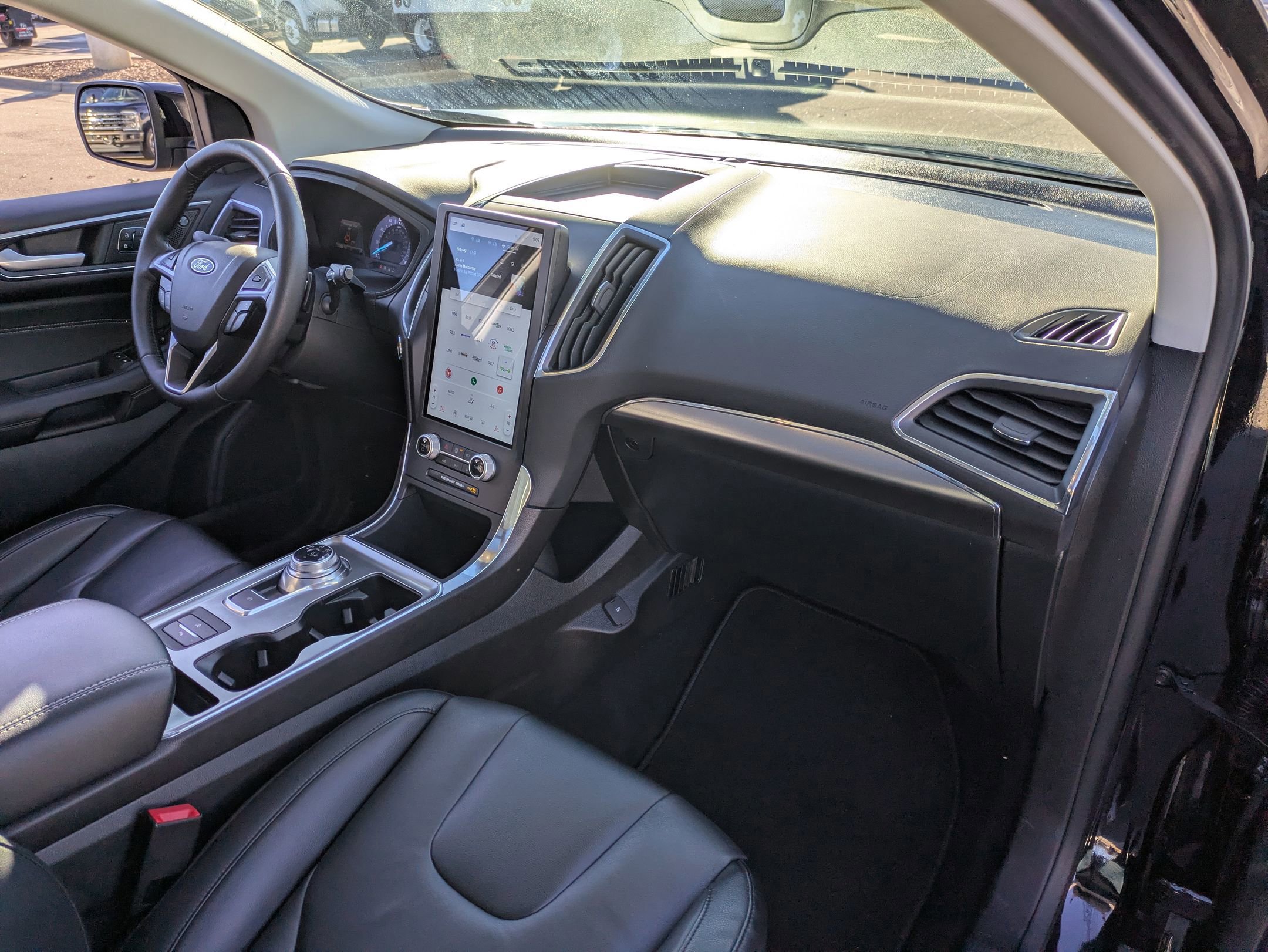 Certified 2022 Ford Edge Titanium w/ Class II Trailer Tow Package image 40