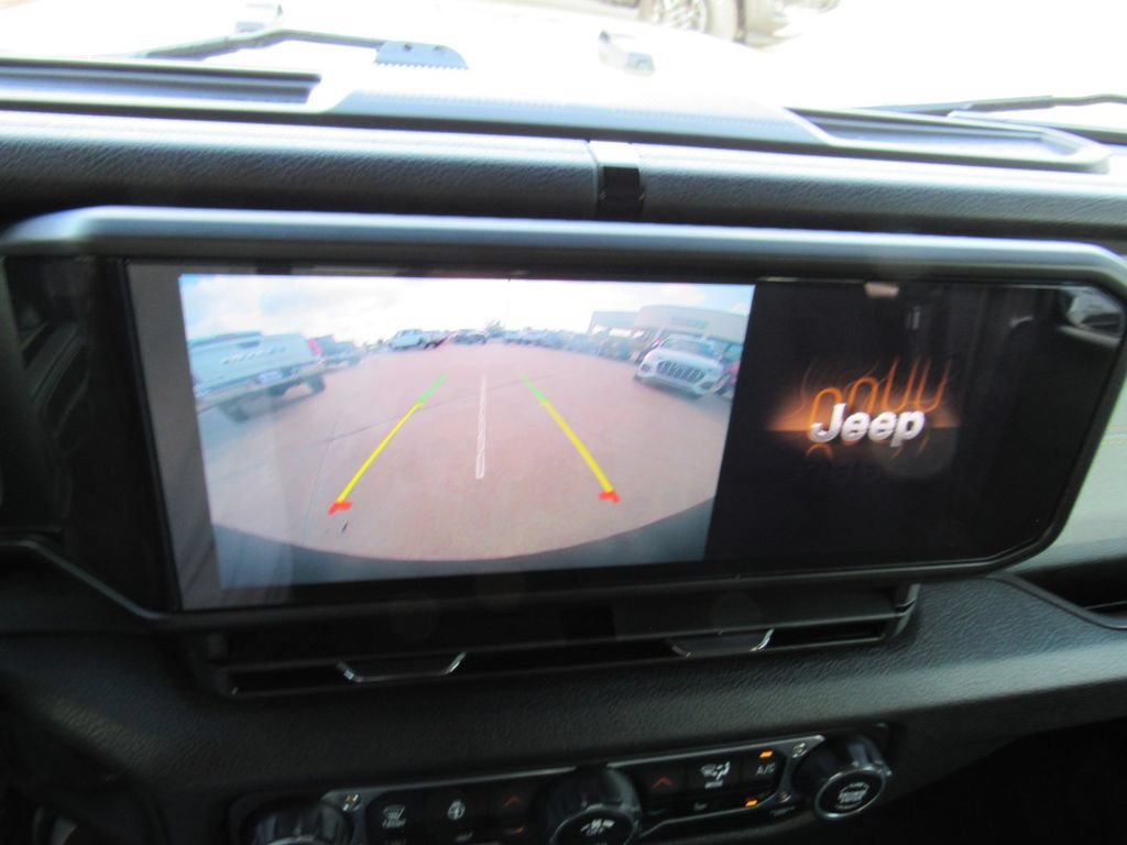 Used 2025 Jeep Wrangler Unlimited Sport AWD/4WD image 25