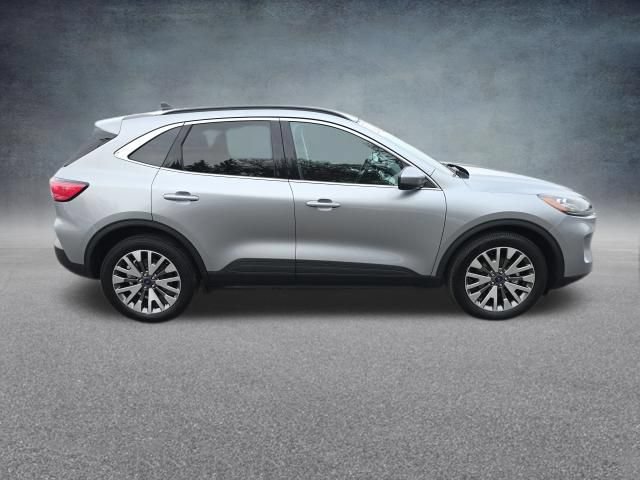Certified 2022 Ford Escape Titanium AWD/4WD image 11
