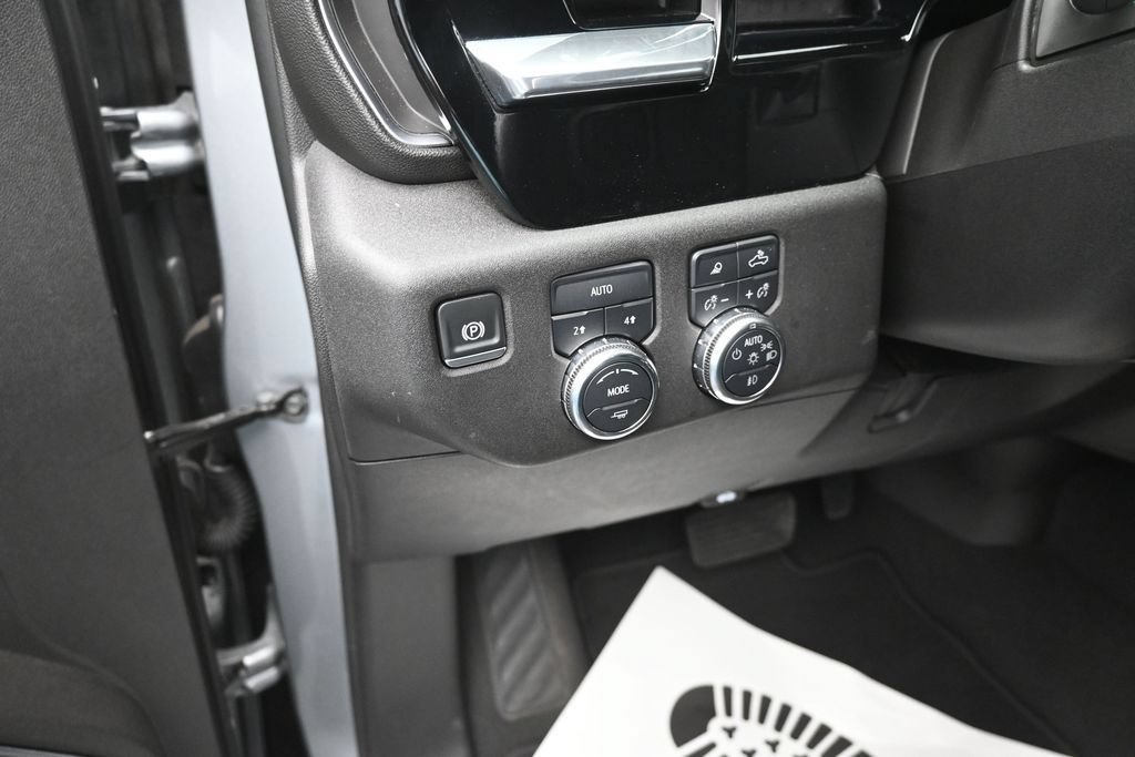 Used 2025 GMC Sierra 1500 SLT AWD/4WD image 13