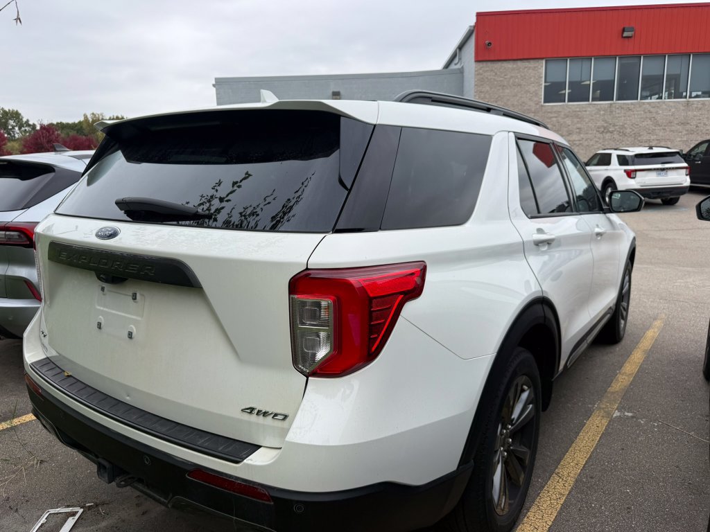 Certified 2023 Ford Explorer XLT w/ Equipment Group 202A AWD/4WD image 7