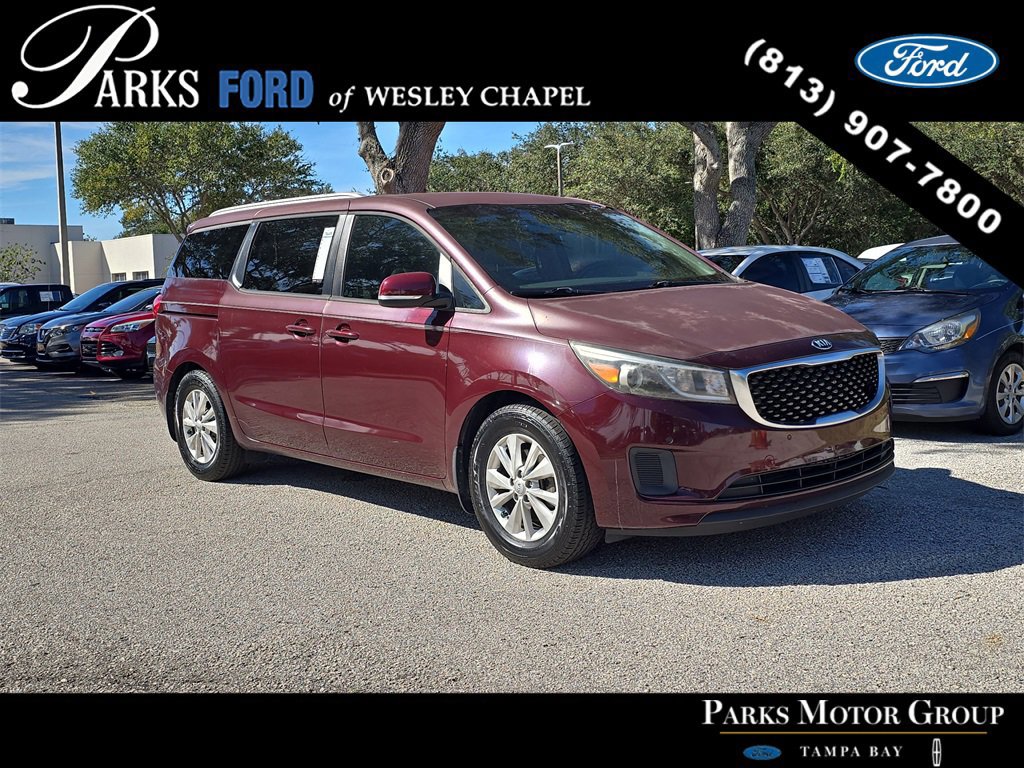 Used 2017 Kia Sedona LX w/ LX Essentials Premium Package image 1