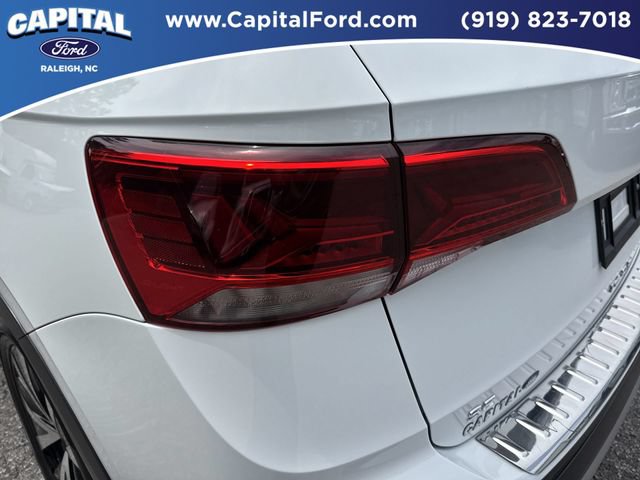 Used 2023 Volkswagen Taos SE w/ Panoramic Sunroof Package AWD/4WD image 15