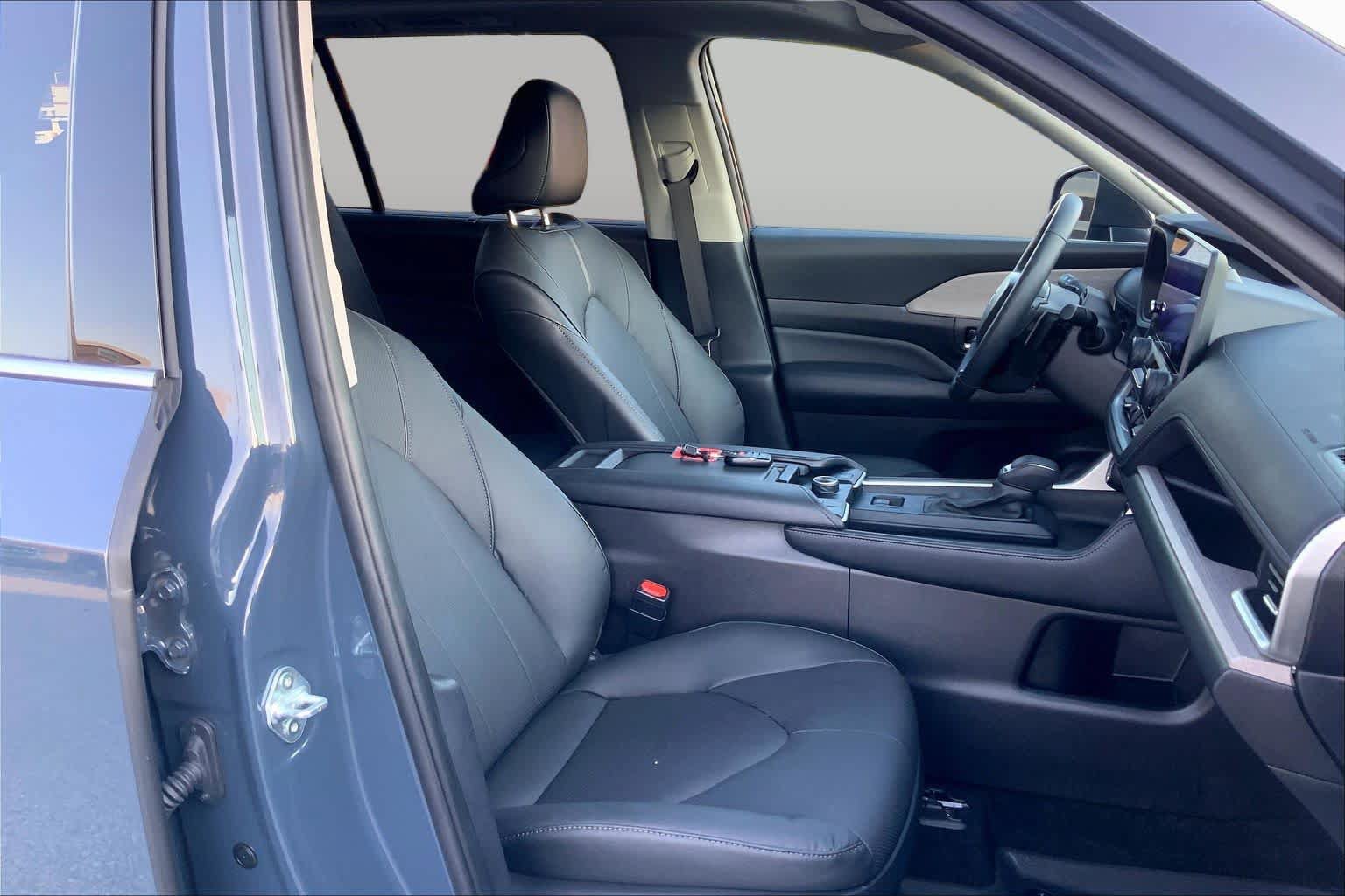 Used 2024 Toyota Grand Highlander AWD image 9