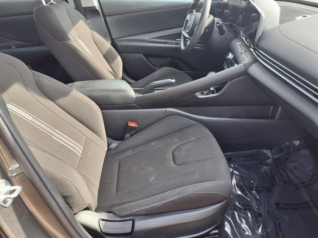 Used 2024 Hyundai Elantra SEL image 27