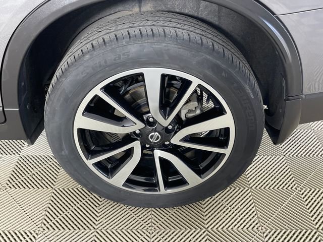 Used 2019 Nissan Rogue SL w/ Premium Package image 24