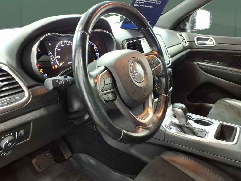 Used 2021 Jeep Grand Cherokee Laredo X AWD/4WD image 7